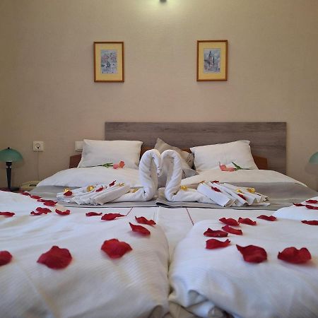 Hotel Unicornis Έγκερ Εξωτερικό φωτογραφία
