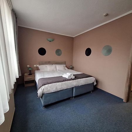 Hotel Unicornis Έγκερ Εξωτερικό φωτογραφία
