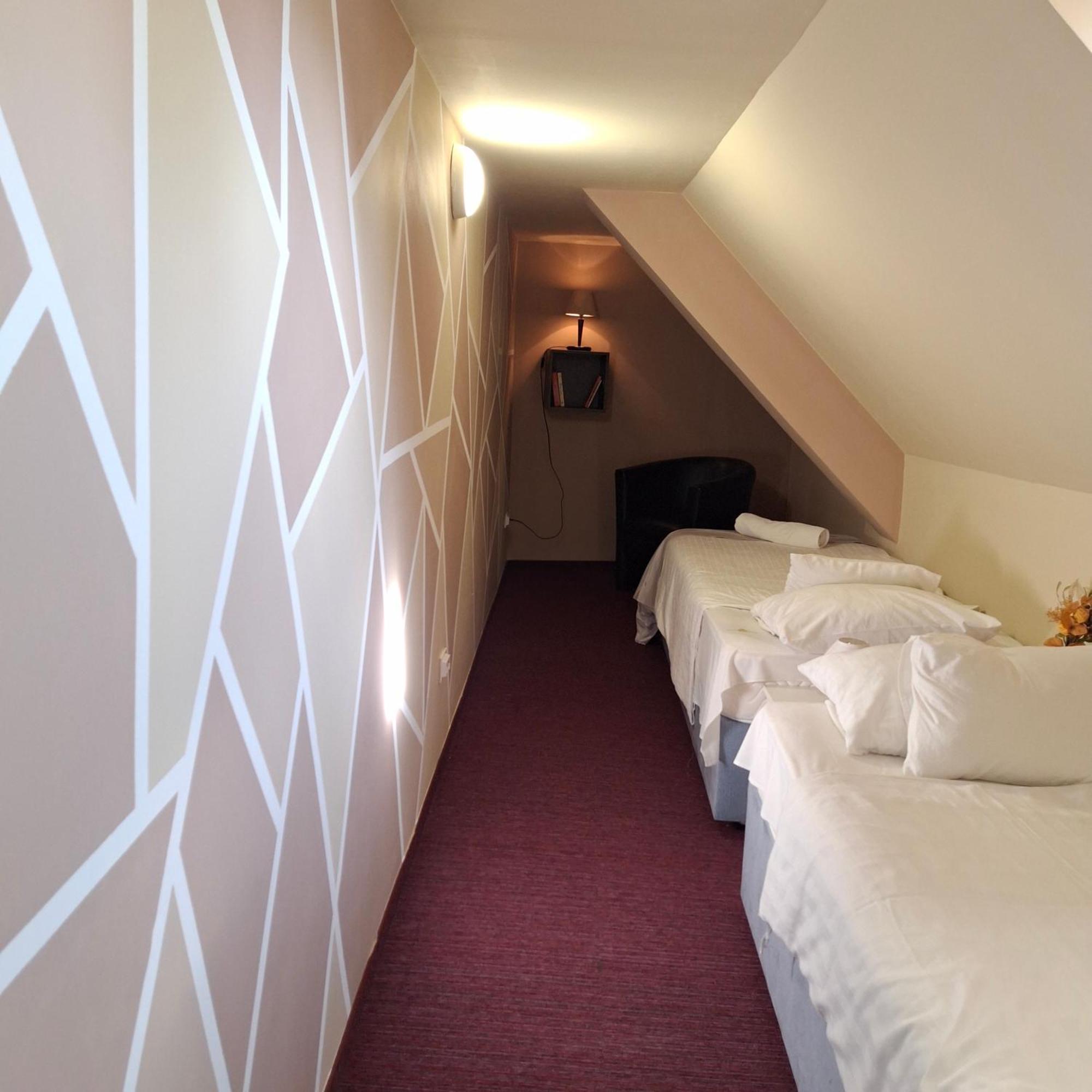 Hotel Unicornis Έγκερ Εξωτερικό φωτογραφία