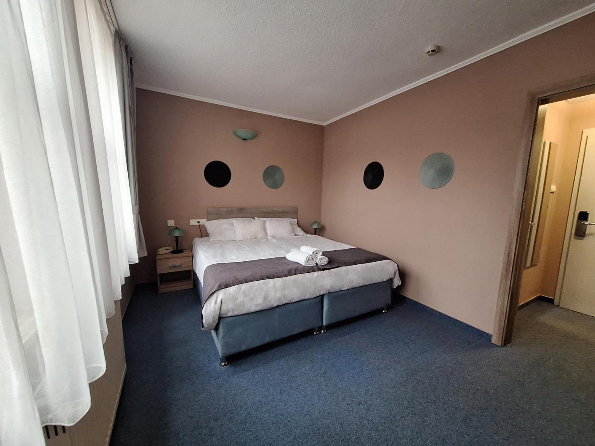 Hotel Unicornis Έγκερ Εξωτερικό φωτογραφία