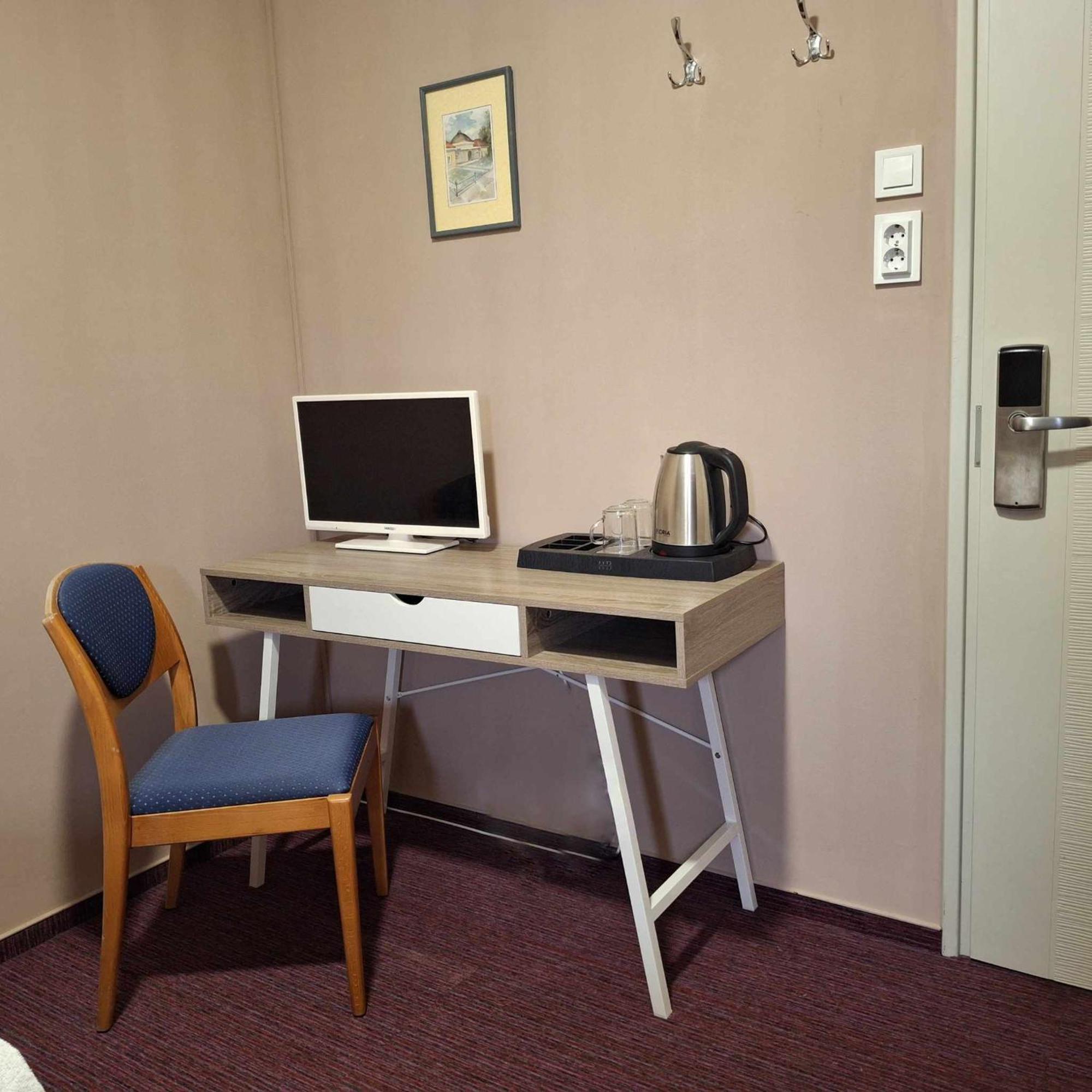 Hotel Unicornis Έγκερ Εξωτερικό φωτογραφία