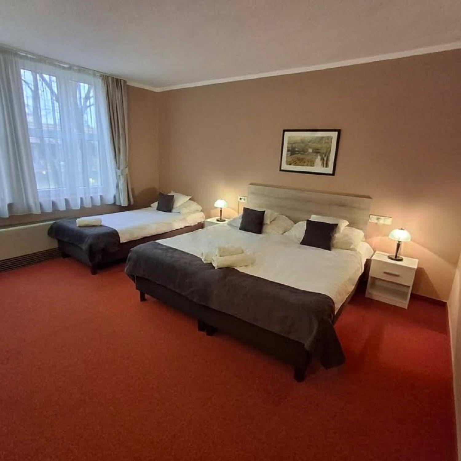 Hotel Unicornis Έγκερ Εξωτερικό φωτογραφία